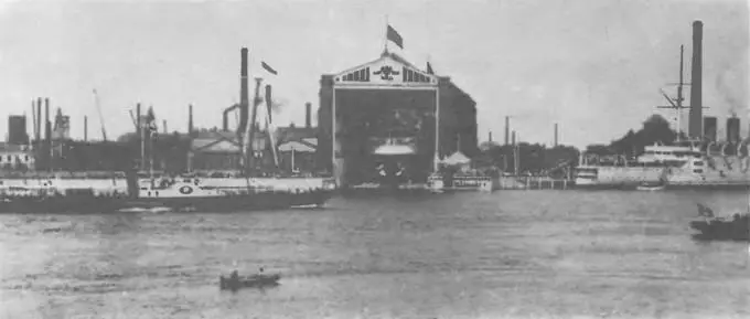 Балтийский завод 21 июля 1901 г Через несколько минут корпус броненосца - фото 24