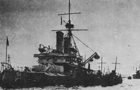 Dreadnoyght у Гибралтара вверху и в 1905 г Общие весовые нагрузки - фото 94