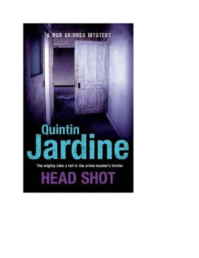 Quintin Jardine Head Shot обложка книги