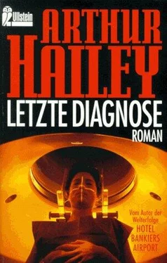 Arthur Hailey Letzte Diagnose обложка книги