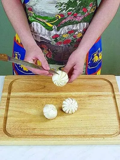 В качестве продукта для изготовления украшений для салатов можно использовать и - фото 16