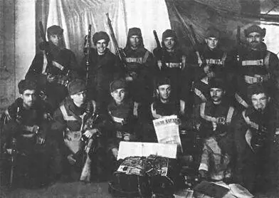 Группа русских диверсантов Цеппелина перед заброской в советский тыл 1943 г - фото 11