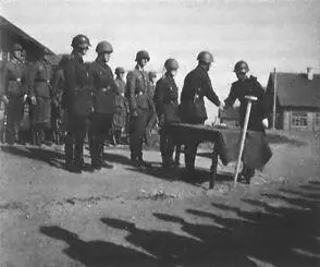 Военнослужащие формирования Граукопф принимают присягу 1942 г Практически - фото 27