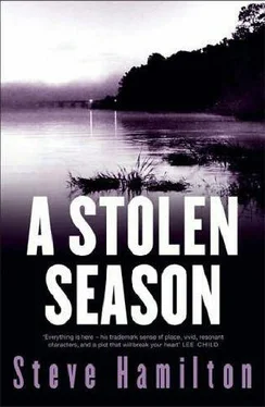 Steve Hamilton A Stolen Season обложка книги