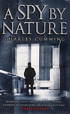 Charles Cumming A spy by nature обложка книги
