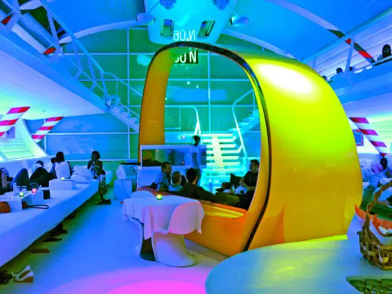 Bed Supperclub Вход обычно стоит 500 600В QBar более тусовочное и - фото 283