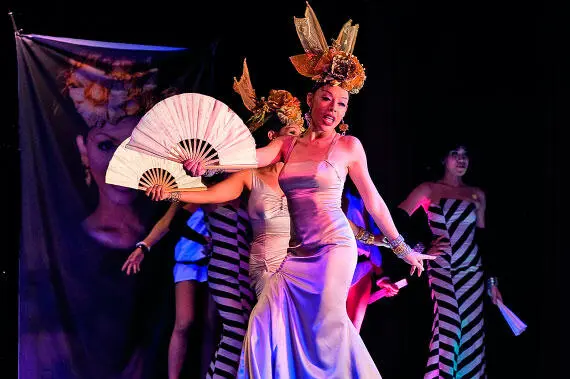 Шоу в Calypso Cabaret Горячая штучка АдресAsia Hotel 296 Thanon - фото 286