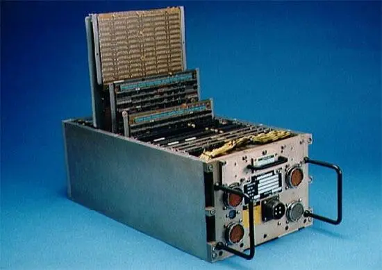 Обновленный в 1984 году IBM AP101 Все компоненты обновленной DPS И сбой и - фото 11