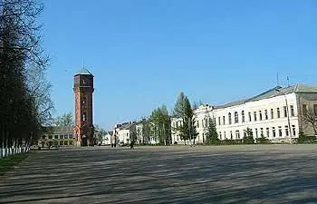 10б Современная пл Революции б Торговая площадь Справа средняя - фото 23