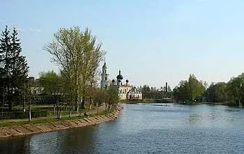 1б Панорама Воскресенского собора и берегов Полисти от Живого моста Май 2004 - фото 5