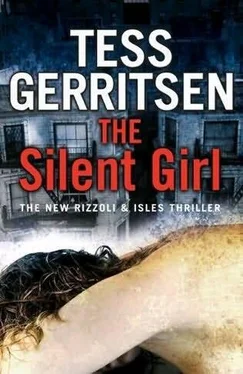 Tess Gerritsen The Silent Girl обложка книги