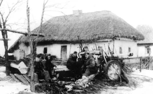 75мм противотанковое орудие ПАК40 на позиции Украина поздняя осень 1943 - фото 34
