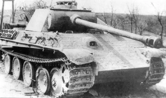 Танк пантера подбитый под Будапештом 1945 г В дальнейшем новым средним - фото 40