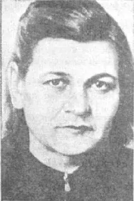 О П Голышева 1953 год Сталин был в хорошем настроении Он сидел за столом - фото 14