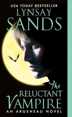 Lynsay Sands The Reluctant Vampire обложка книги