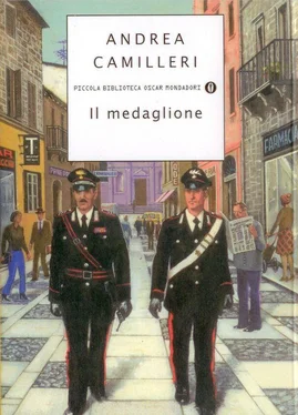 Andrea Camilleri Il medaglione обложка книги