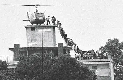 The evacuation of the American Embassy in Saigon BettmannCorbis And then - фото 39