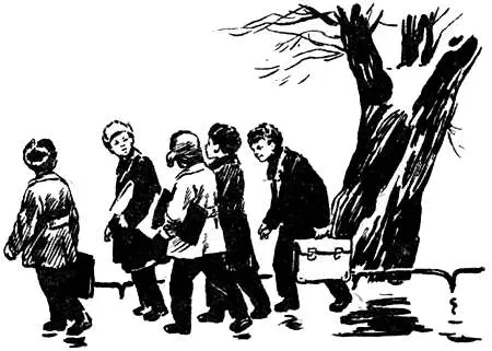 Весь вечер Витька был не в себе За ужином он плохо ел не смотрел на мать Его - фото 26