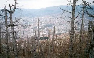 Сараево Вид с сербских позиций на востоке города Глава 2 Воздух войны - фото 3