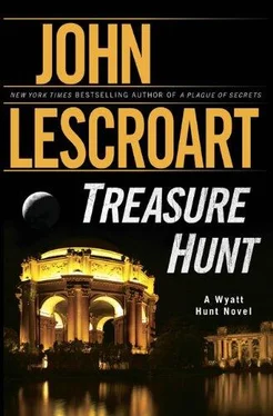 John Lescroart Treasure Hunt обложка книги