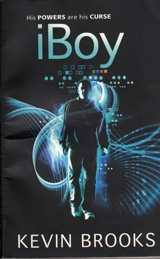 Кевин Брукс iBoy обложка книги