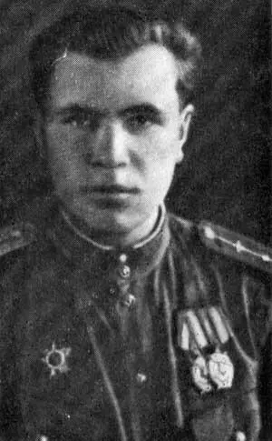 Н В Георгиевский Перед вылетом на воздушное фотографирование Кенигсберга - фото 33
