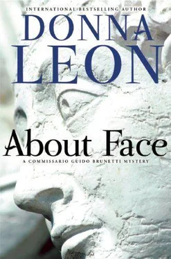 Donna Leon About Face обложка книги