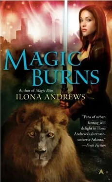 Ilona Andrews Magic Burns обложка книги