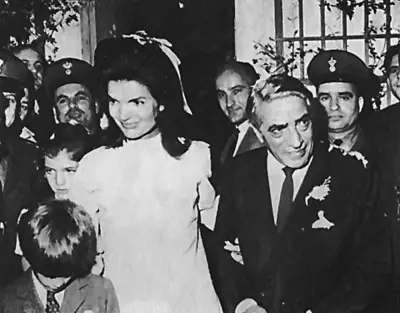 Их свадьба в 1968 году поразила мир Греческий судовладелец Аристотель Онассис - фото 27