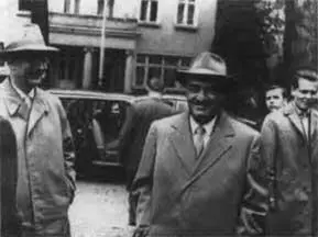 Визит в ГДР А И Микояна Слева М Г Первухин 1961 год Министр - фото 12