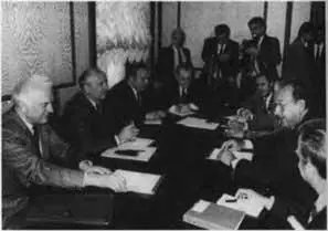 Визит в Москву министра иностранных дел ФРГ Г Д Геншера Кремль 1988 г - фото 40