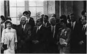 Визит М С Горбачева в ФРГ 1989 г Боннская ратуша Слева направо Р М - фото 43
