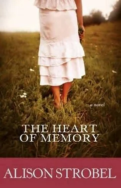 Alison Strobel The Heart of Memory обложка книги