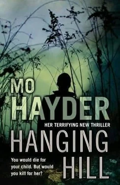 Mo Hayder Hanging Hill обложка книги