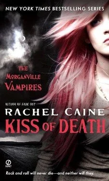 Rachel Caine Kiss of Death обложка книги