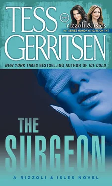 Tess Gerritsen The Surgeon обложка книги