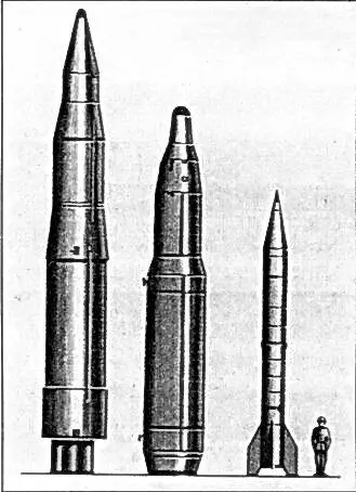 Баллистические ракеты советских ДЭПЛ слева направо SSN5 РСМ25 SS N6 - фото 21