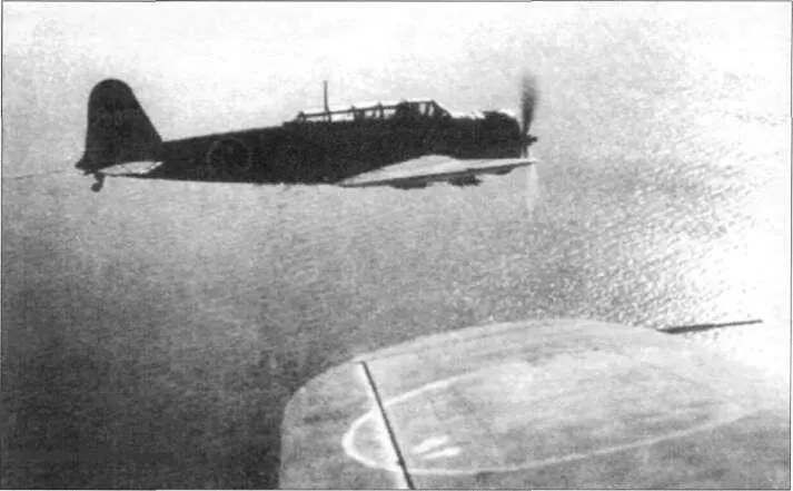 Nakajima B5N1в полете В воздухе патрулировали 20 истребителей А6М2 которые - фото 39