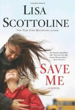 Lisa Scottoline Save Me обложка книги