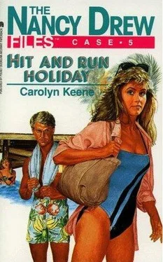 Carolyn Keene Hit and Run Holiday обложка книги