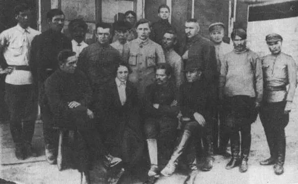 Махно з дочкою Оленою Париж 1929 р ДОКУМЕНТИ Посвідчення Н Махна як - фото 30