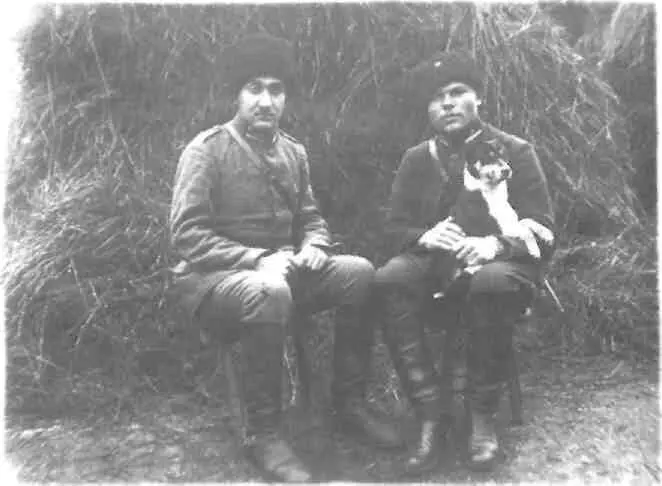 Старшини конвою командарма Михайла ОмеляновичаПавленка Сотник Петро - фото 79
