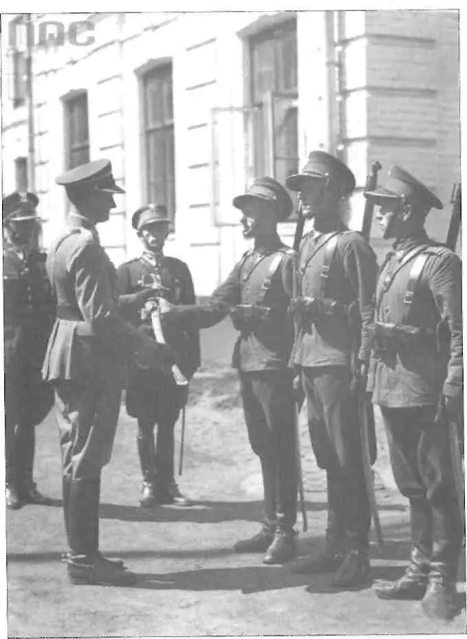 1й полк шволежерів Посвята Варшава 1932 р Копія 1й полк шволежерів бере - фото 104