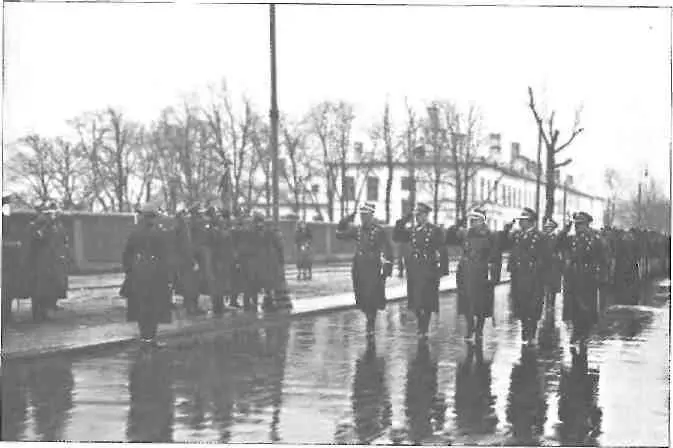 1й полк шволежерів бере участь у параді Варшава грудень 1931 р Копія - фото 105