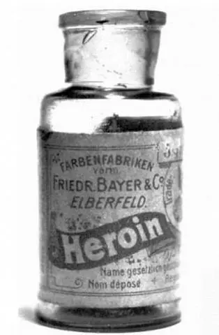 Bayer Co bottle of heroin Entrance to the German death camp Auschwitz in - фото 16