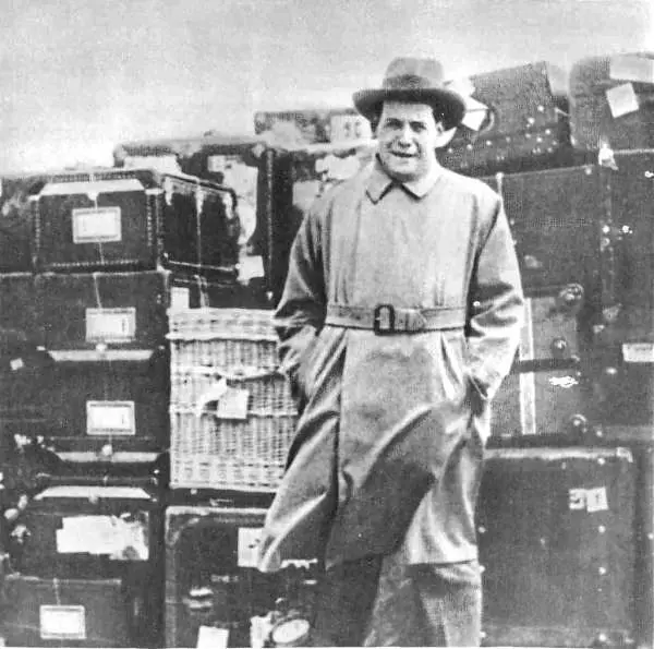Эйзенштейн покидает Америку В его огромном багаже одни книги В мае 1932 - фото 24