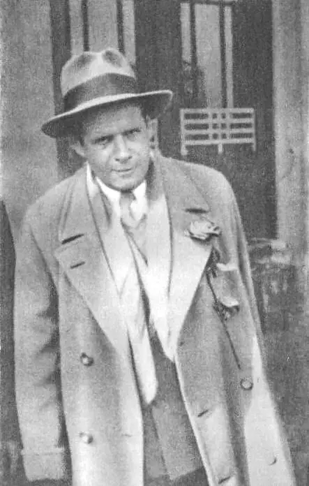 В мае 1932 года после новой трагедии Сергей Михайлович вернулся в Москву - фото 25