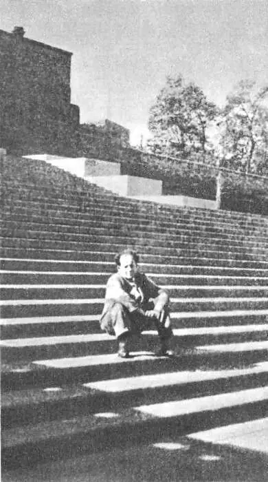 В 1936 году когда съемки были прерваны Эйзенштейн поехал в Одессу сидел на - фото 27
