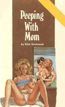 Nick Eastwood Peeping with mom обложка книги