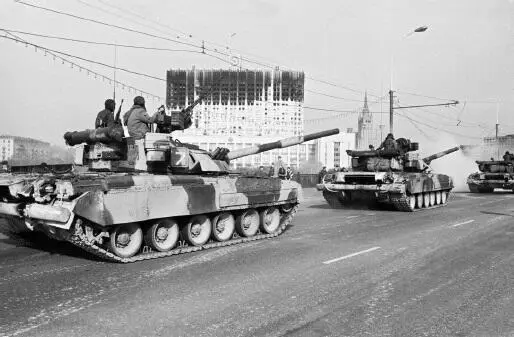 Октябрь 1993 года в Москве В вооруженных формированиях оппозиционных Дудаеву - фото 6